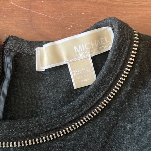 Beautiful grey dress from the brand Michael Kors. New and never worn. - Picture 2 of 3